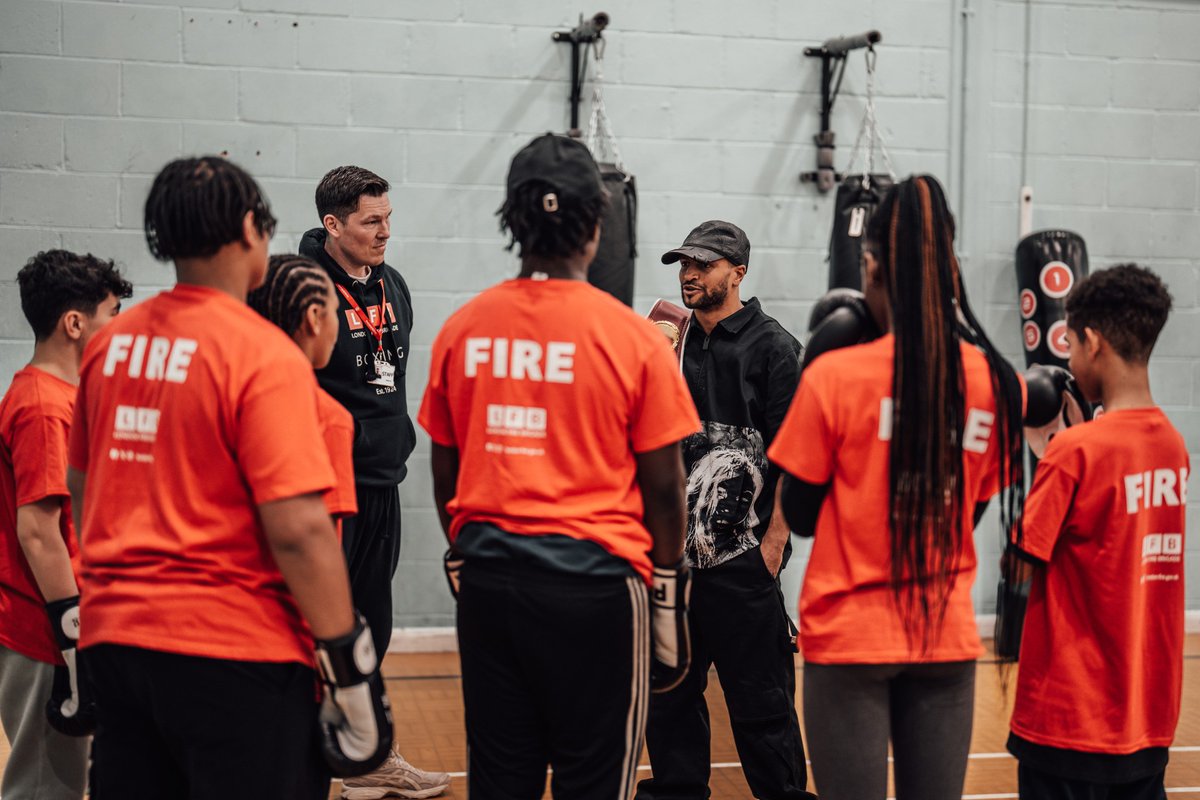 LondonFire's tweet image. Our #Wallington firefighter &amp;amp; boxing coach, Charlie Beatt, has won an award! 
Charlie has been named #Merton Partnership Civic Pride Volunteer for 2024, in recognition of the positive impact he’s had on young people who attended his boxing sessions. orlo.uk/F4iNN 👏 🏆