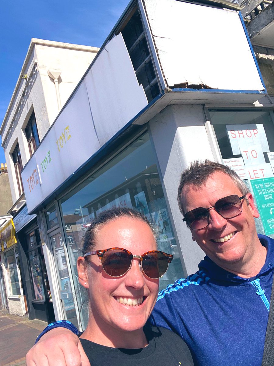 RE5 Customs tweet media