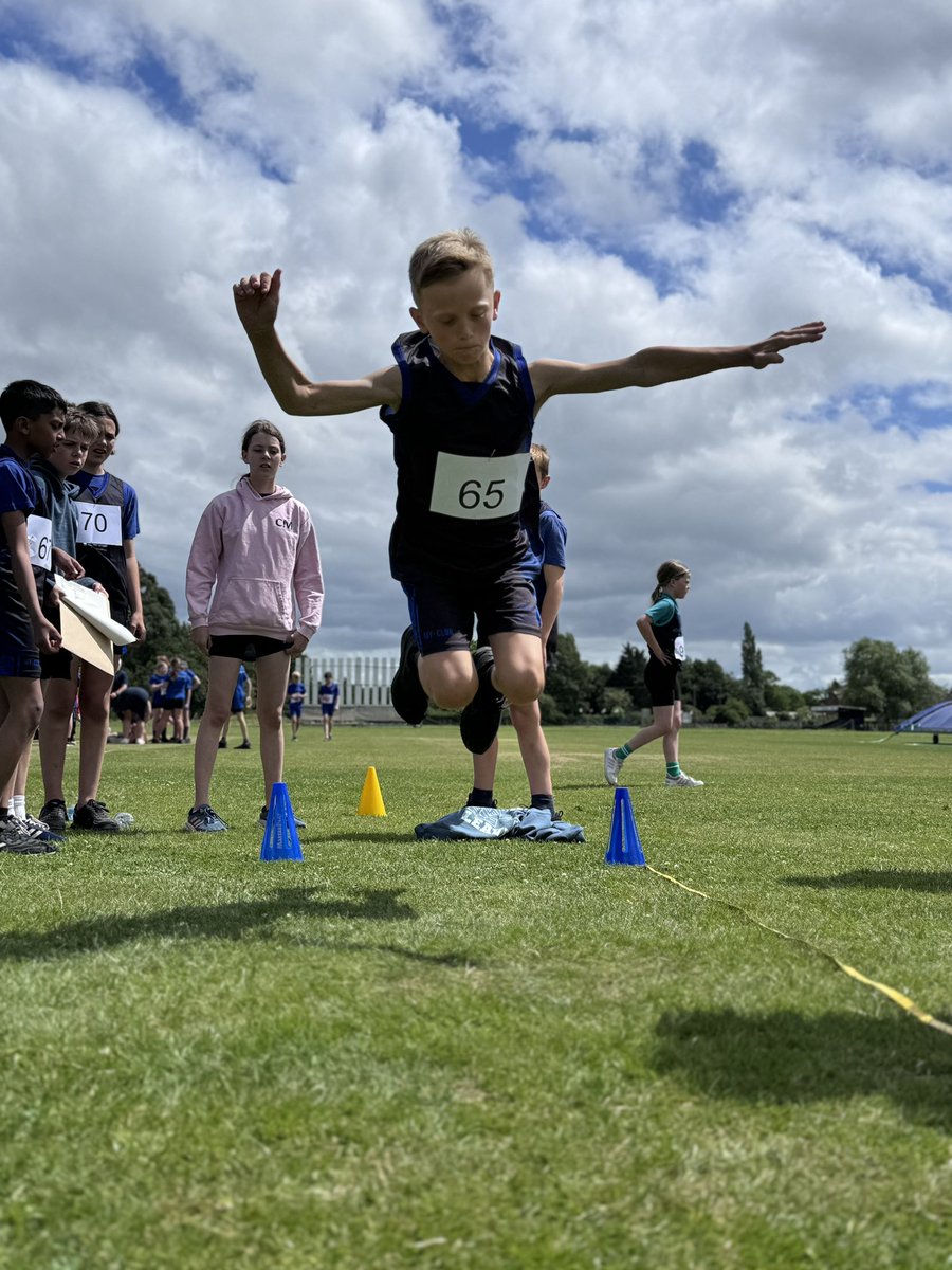 Great afternoon of athletics at the Year 6 Quad Athletics event today. 
Super effort, resilience and determination on show - as well as supporting their peers. 
Thanks <a href="/ChesterSSP/">Chester SSP</a> &amp; <a href="/CEPD_Cheshire/">CEPD</a> for organising. 
🏃🏃‍♀️🏃‍♂️
