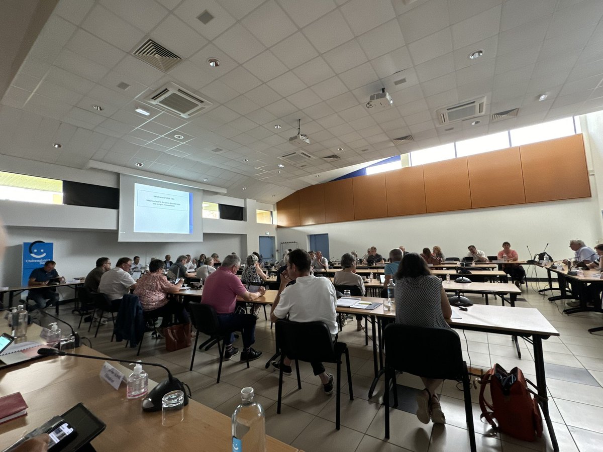 Ce soir, nous sommes réunis pour le dernier conseil communautaire avant la pause estivale ☀️
Bel été à tous

#Chateaubriant #Derval