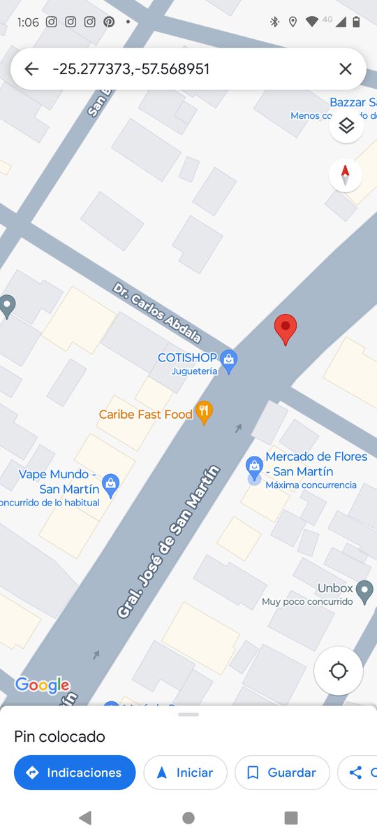 GayetOliver's tweet photo. Nada más peligroso que este cartel publicitario, colocado sin ningún criterio de seguridad para los automovilistas que deben de doblar totalmente a ciegas.
@AsuncionMuni por seguridad, remover el cartel, seguridad vial primero.
Gracias https://t.co/WrIH8np1tt