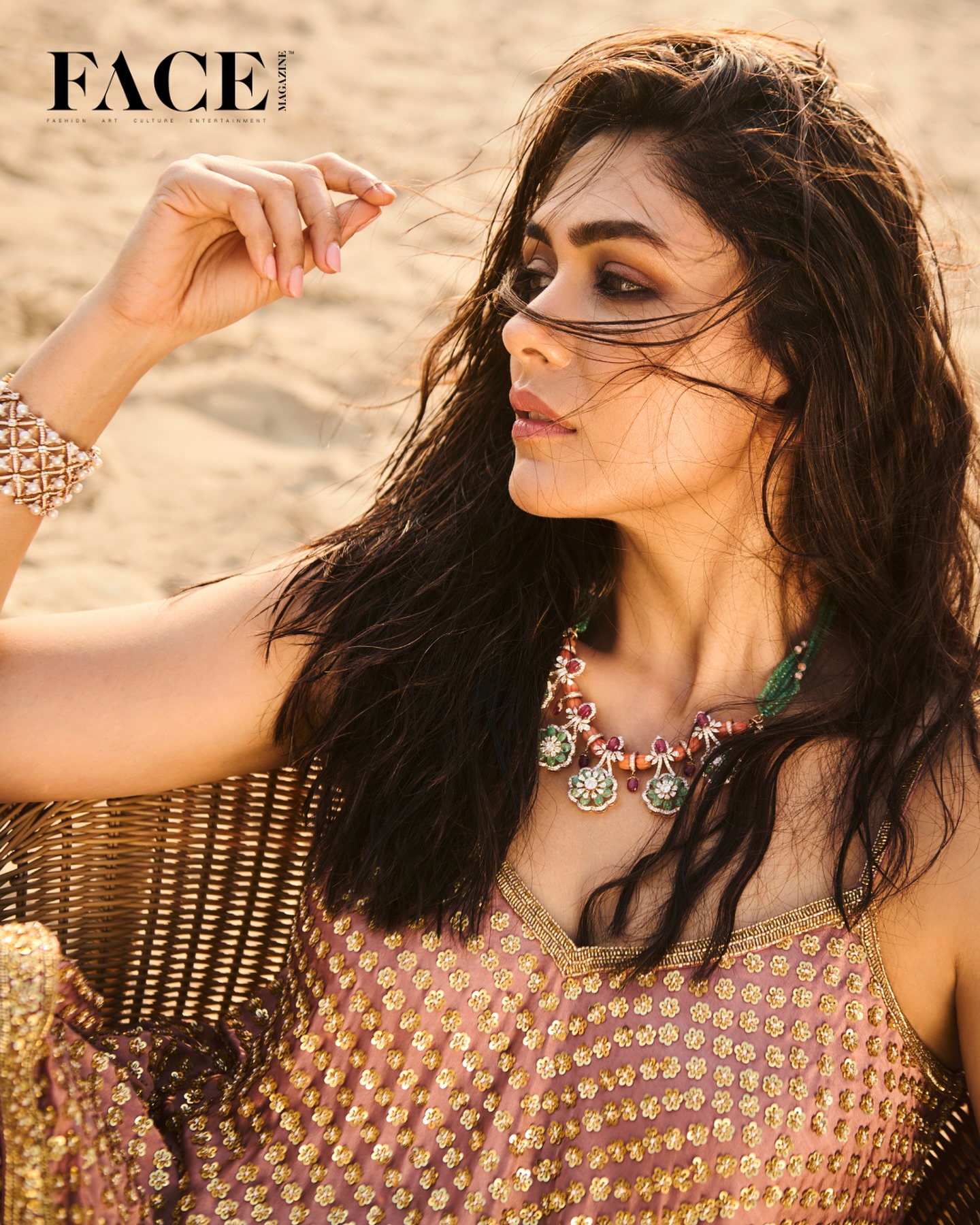 GRGJfGjawAAO0UJ?format=jpg&name=large