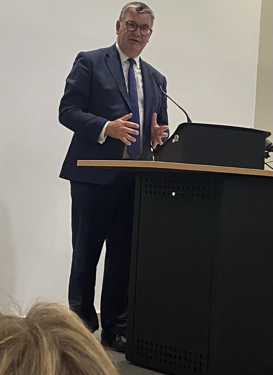 The ⁦<a href="/Conservatives/">Conservatives</a>⁩ #Buckingham &amp; #Bletchley Election Candidate ⁦@iainastewart⁩ tells the hustings at ⁦<a href="/UniOfBuckingham/">The University of Buckingham</a>⁩ he is the voice of “experience and judgment.”