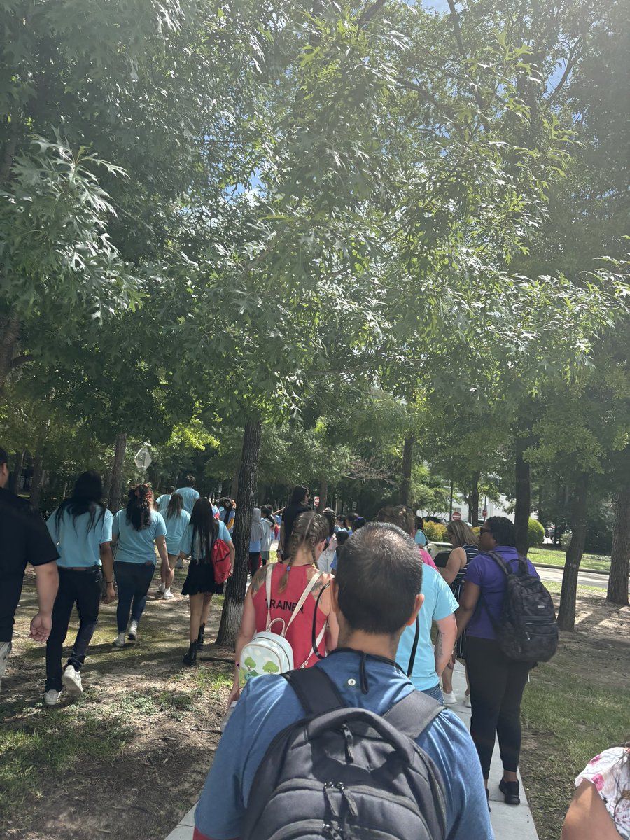 ashadvancingeq's tweet image. This week our amazing team of teachers in training &amp;amp; 1st-5th graders wrapped up an amazing free community-based summer program to promote literacy! Next up, write and inform the field of course! #SummerLearning #EducatorPrep #Literacy