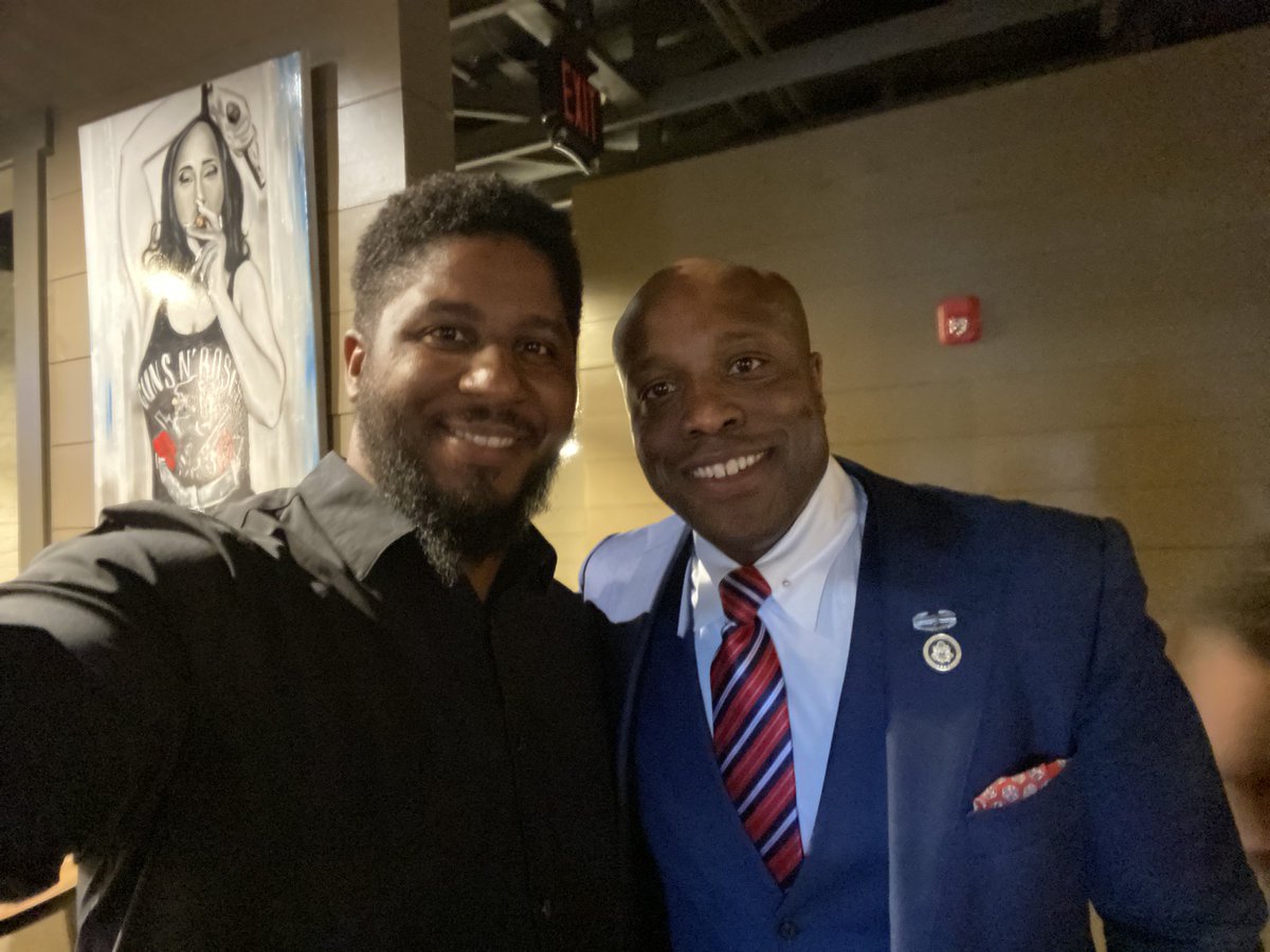 AugustSkyEnt's tweet photo. #realconversations #micromacroliving @WesleyHuntTX #getofftheplantation https://t.co/6N8Ai9fA1S
