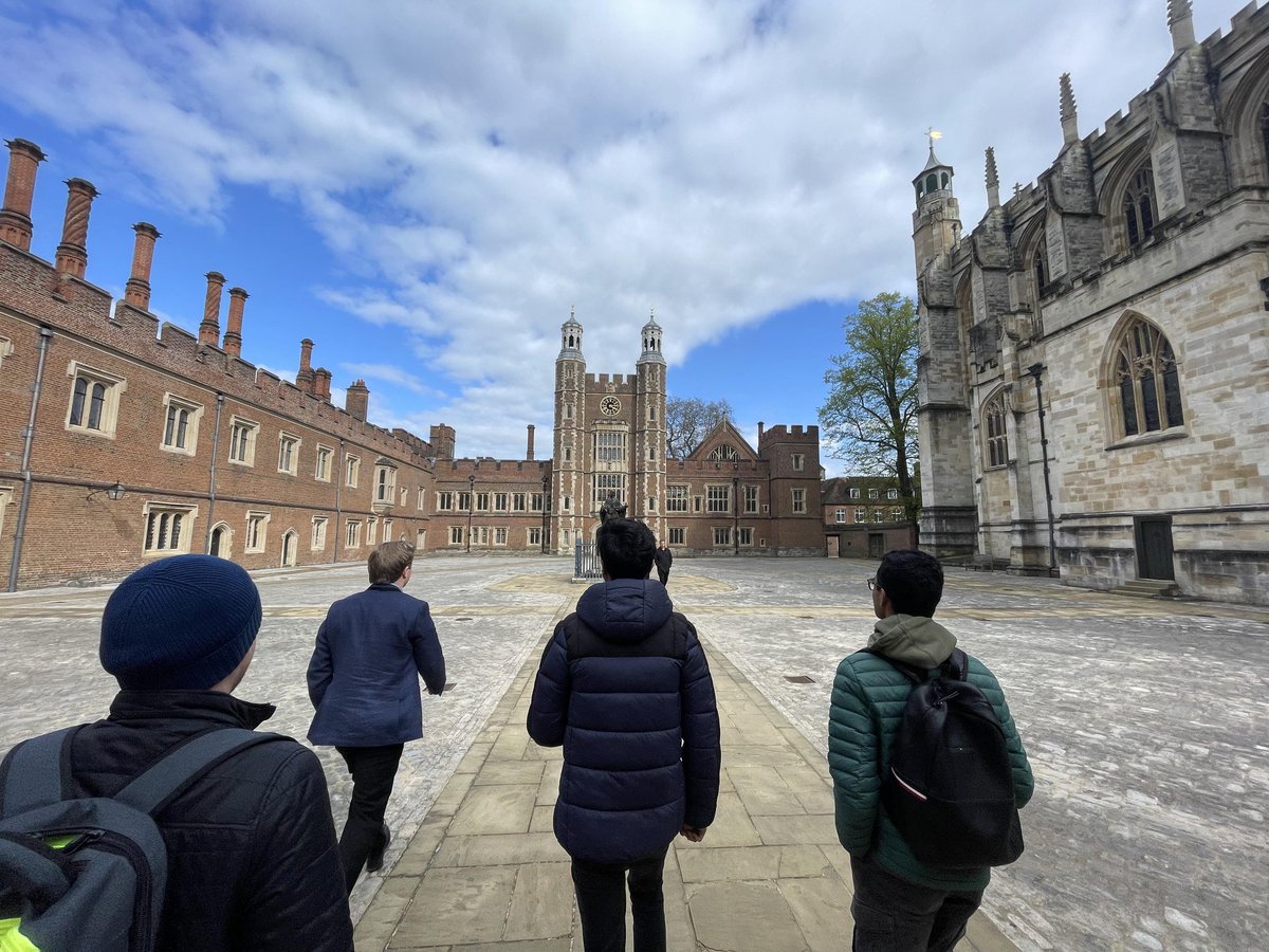 WarwickChessALM's tweet photo. Just over a month ago, @WarwickChess Alumni fielded a team against @Eton_College.

It was a thoroughly enjoyable day, with a closely fought set of matches - followed with lunch, tour of Eton, and a stroll through Windsor.

Well done to the players on both sides! https://t.co/tN6Ywq7QPz