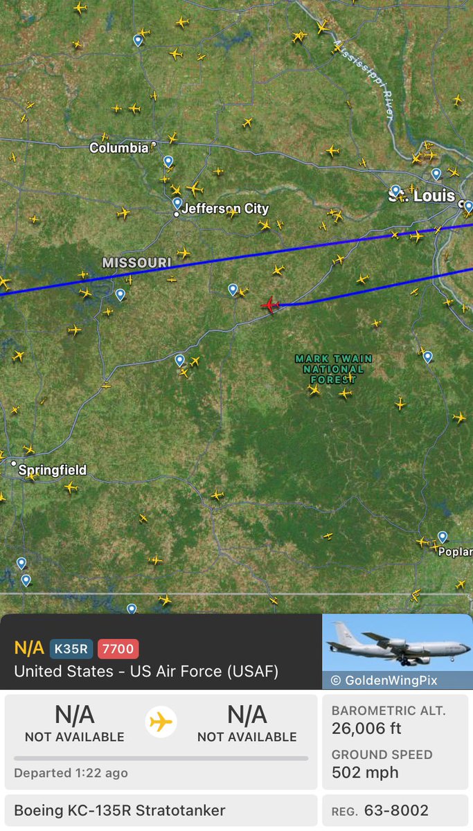 TheBreakingRprt's tweet image. 🚨#BREAKING NEWS: A US Air Force aerial refueling aircraft, KC-135R Stratotanker is currently issuing a 7700 SQUAWK emergency signal and retiring back to Wichita. 

Emergency unknown.
#Airforce #Kanas #emergancy