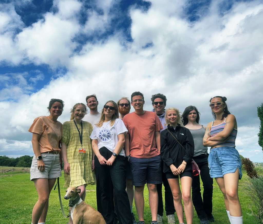 A lovely afternoon walk in the sunshine after a busy few weeks for the Pyne lab! ☀️

+ shoutout to our #TeamTopoStats mascot Tasso 🐾