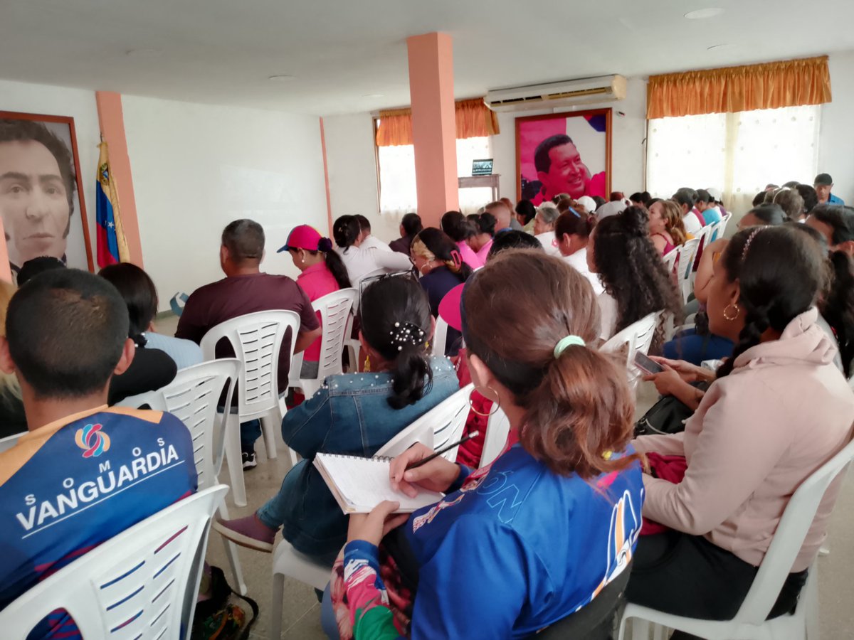 SunagroAma's tweet photo. 📸 Este miércoles #26Jun el Estado Mayor de  Alimentación de Amazonas, participó en la videoconferencia de la novena jornada del "Plan de Formación y Concientización dirigido a Líderes y Lideresas de los CLAP".

#NicoCuadraConmigo
#ClapConscienciaYVictoria
#SunagroVanguardia https://t.co/VBQaPDonxO