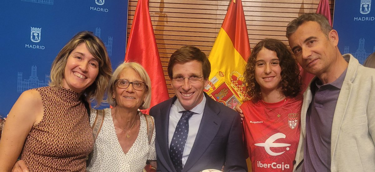 boromir16's tweet photo. 7 🌟  en el Ayuntamiento de Madrid🏆
@AtletiAcademia @AtletiFemenino @Atleti 
@nikefootball @RFFM_oficial @rfef @SEFutbolFem @Ocotalent @trenerlobo @driblingmadrid #Atleti @SEFutbolFem #SeFutbolFem #tacticalprosoccer https://t.co/cRNfFYJURr