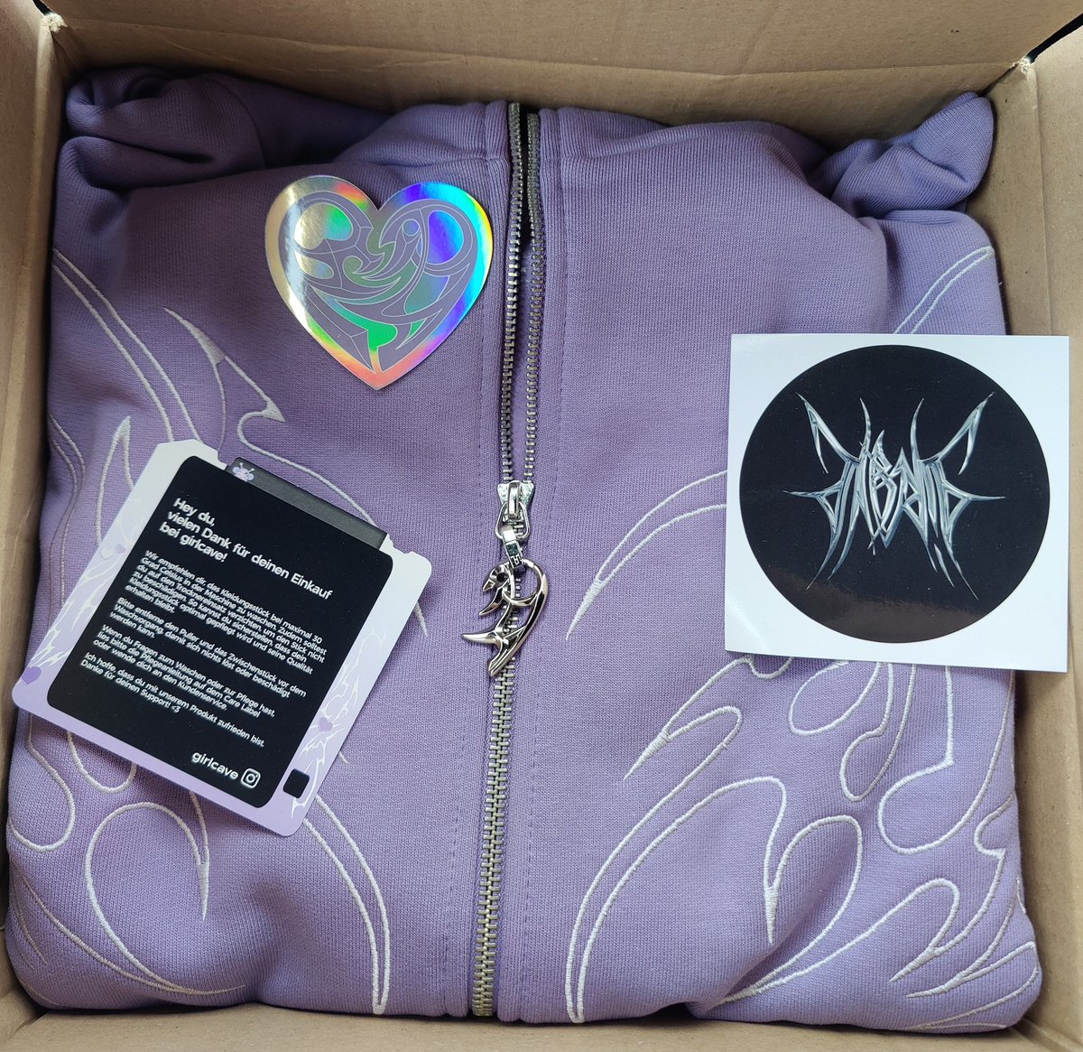 TheRealMulp's tweet image. Zipper ist Da 🥰 (Es waren Gefühlt 35 Grad im Gym sorry für das shit Pic 💀) @mienah