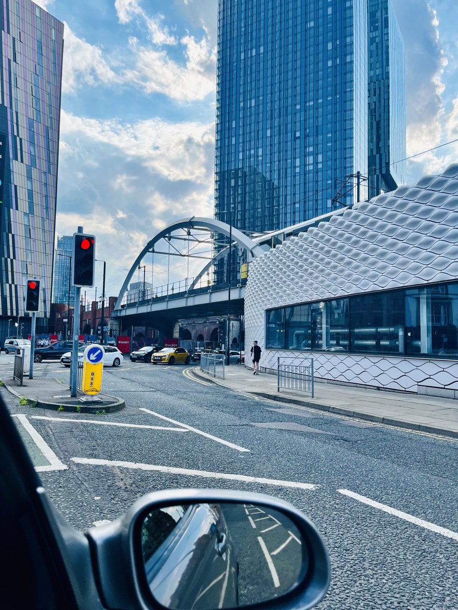 Jenlawconsulti1's tweet image. Love #manchester but not #gridlock in the #heat 🚦👀#streetphotography ⁦@ThePhotoHour⁩ ⁦@StormHour⁩
