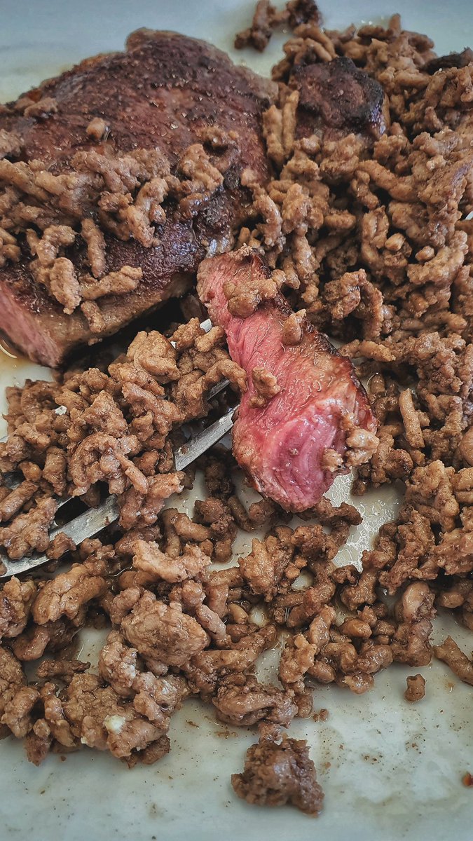 bodies_capri's tweet image. Sirloin is looking perfect

#carnivorediet
#yestomeat
#eatmoresteak