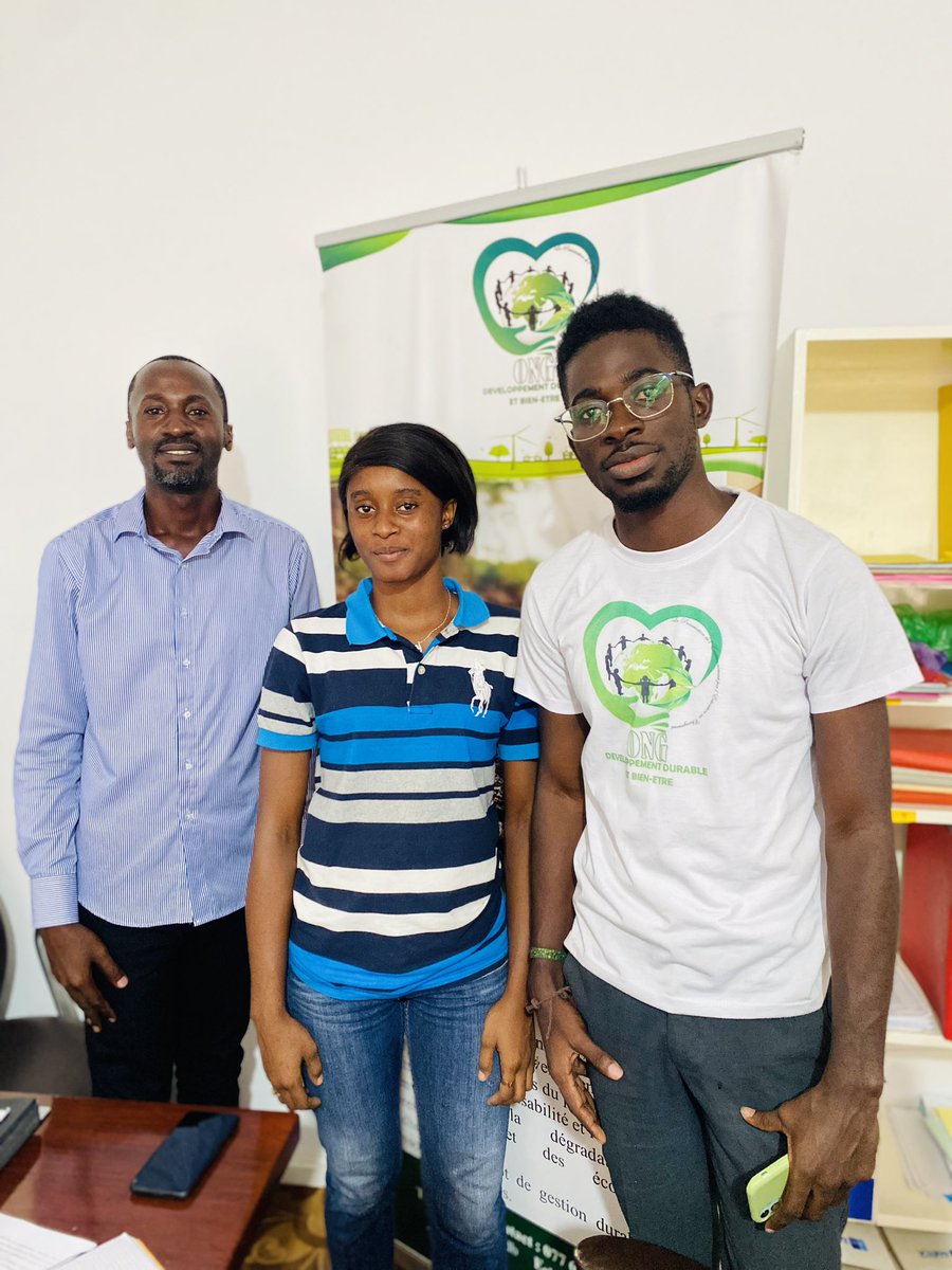 ongddb's tweet photo. Après 3 mois de Stage  à l’ONG DDB, Mlle #Djenaba #MASSOUNGA  a soutenu son #Master en Anthropologie sur le thème: #Stratégie de #conservation et de #valorisation de l’#environnement pour un #développement #durable : cas de la #LCOY au Gabon.  Avec mention #Bien @FranckOndeno https://t.co/zhh90urFVy