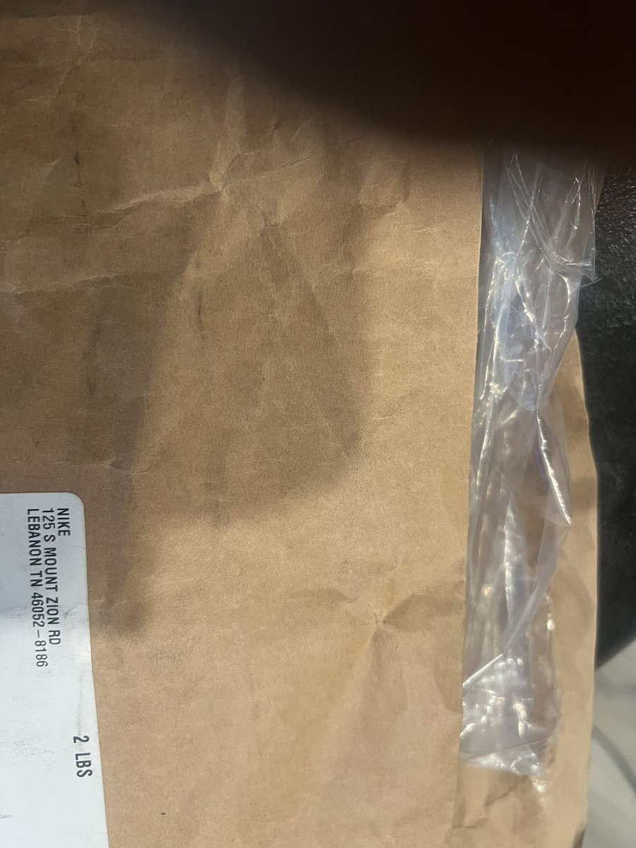 cltgoddess's tweet photo. @Nike Why are my packages arriving already opened. Is this a carrier issue? #customerservice #inquiry https://t.co/52ghk3bbyU