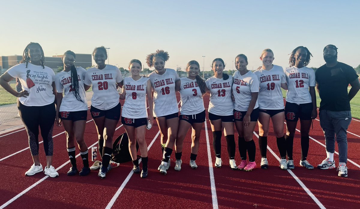 The Lady Longhorns soccer team triumphed 8-1 during Week 4 of the Summer League. Deleila Chavez and Dulce Zapata both scored hat tricks, totaling 3 goals each. Additionally, Mckinlee Butler and Avery Moats each contributed a goal to the victory.

#LonghornLeaders #TTHL