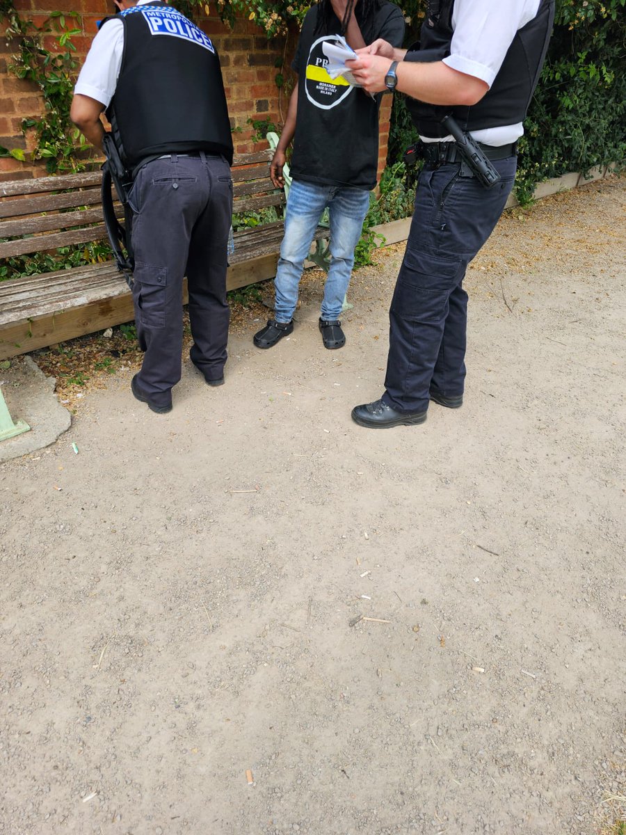 Woodstreet Policing Team tweet media