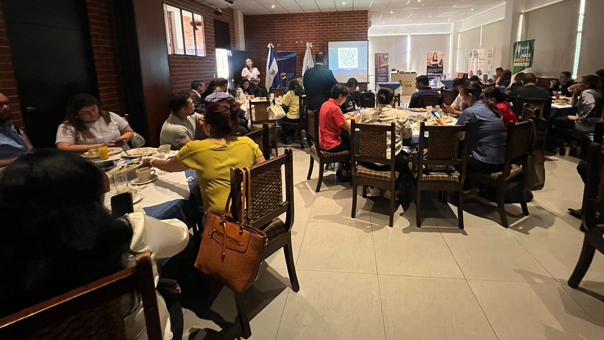 camarasal's tweet image. Jaime Carías, de #UControl, compartió la ponencia &quot;El ABC de la transformación digital en las #Pymes&quot;, durante la jornada de la #SemanaDelEmpresario realizada por #Camarasal filial #SantaAna.