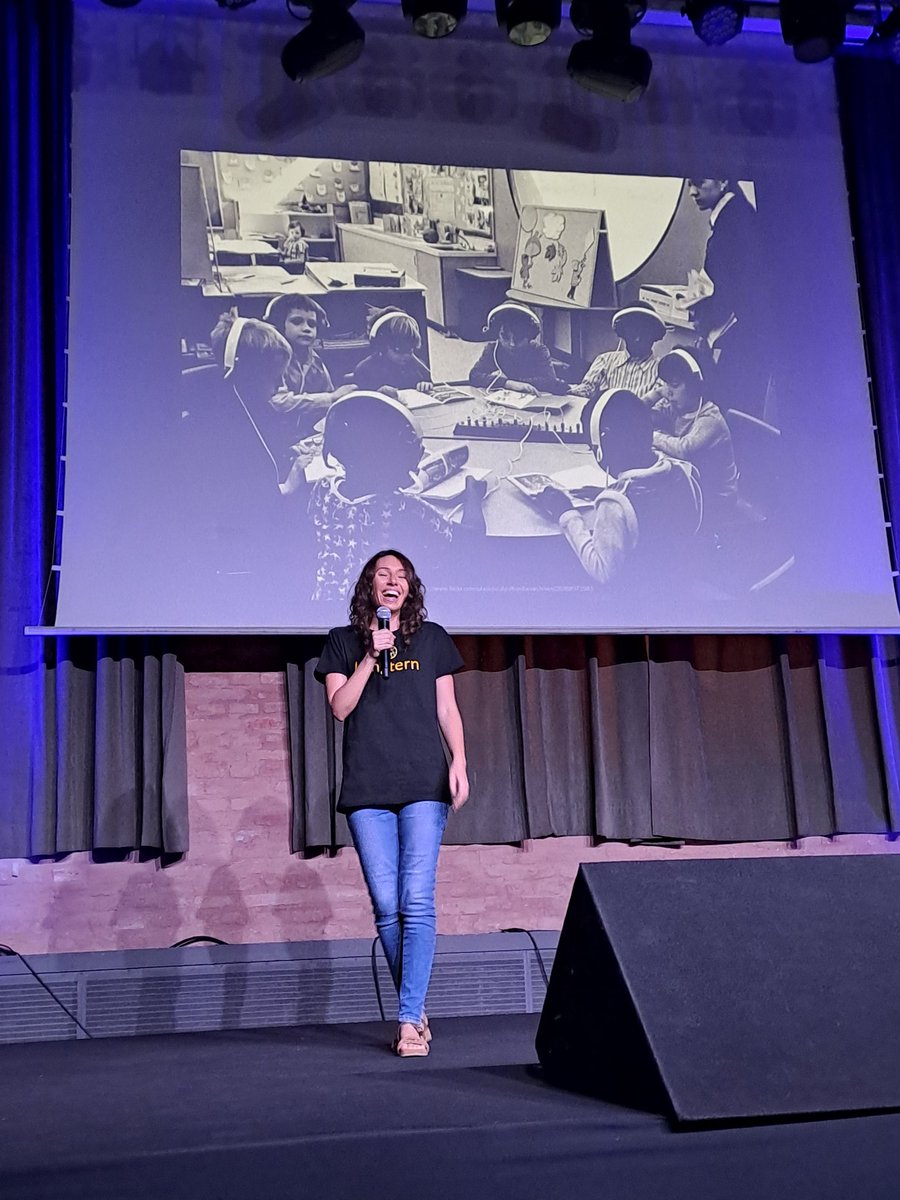 🎤 Laura Gutiérrez i Noé Casas, participants del programa d'emprenedoria de la UOC EduTECH Emprèn presenten <a href="/langternapp/">Langtern</a>

 🌏💻 Una plataforma d’idiomes amb intel·ligència artificial 

 #SpinUOC #HubbikUOC #entrepeneurship