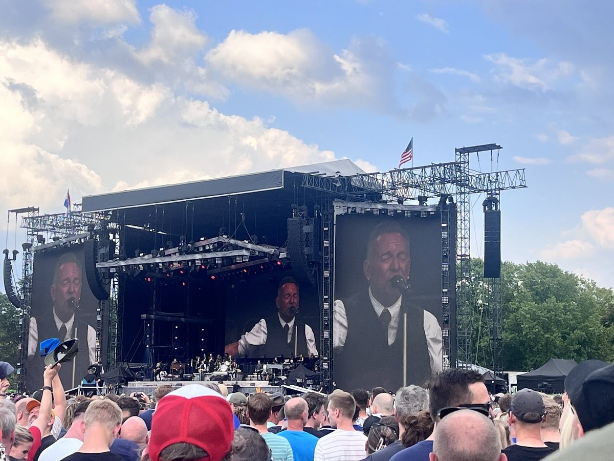 zwartrams's tweet photo. Daar hebt u ‘m. Springsteen in Nijmegen https://t.co/NrpfghvT2t