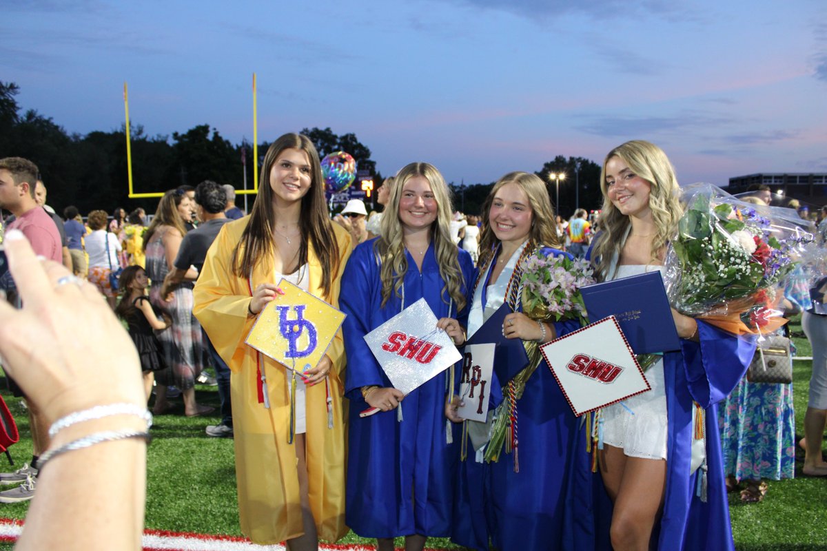 MahopacSoftball's tweet photo. Congratulations class of 2024. Leaders on the field and in the classroom. Bright futures for these 4 young ladies! Go PAC⭐️🎓🥎 https://t.co/PFfQkVa187