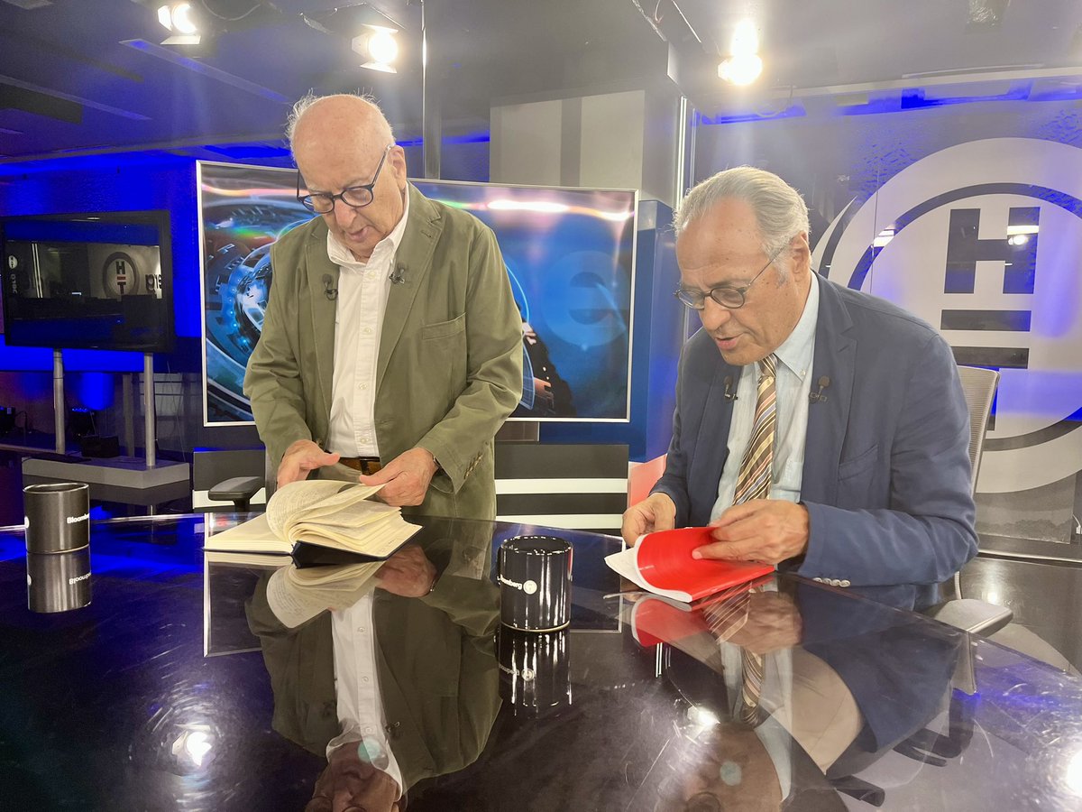 HandeDemireltv's tweet photo. Gençler yayına hazırlanıyor
#EkonomikGörünüm başlıyor
@AS_Akat #egecansen https://t.co/UAXh5sitRC