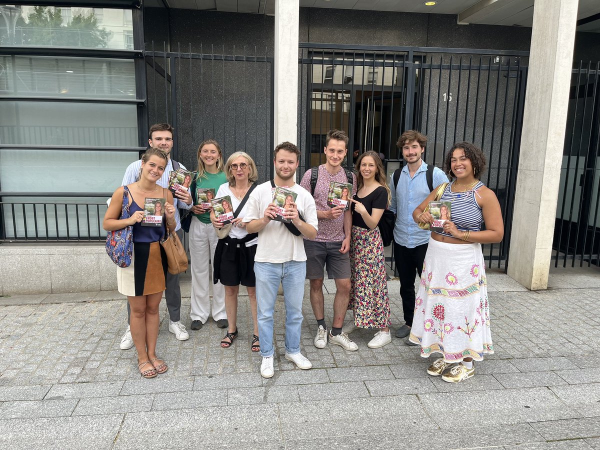 Dernière ligne droite cette semaine pour faire élire <a href="/Celine_Hervieu/">Céline Hervieu</a> à l’assemblée nationale ! On enchaîne les portes à portes pour convaincre les habitantes et les habitants dans la 11e circonscription de Paris ! On continue, on lâch rien ! ✊