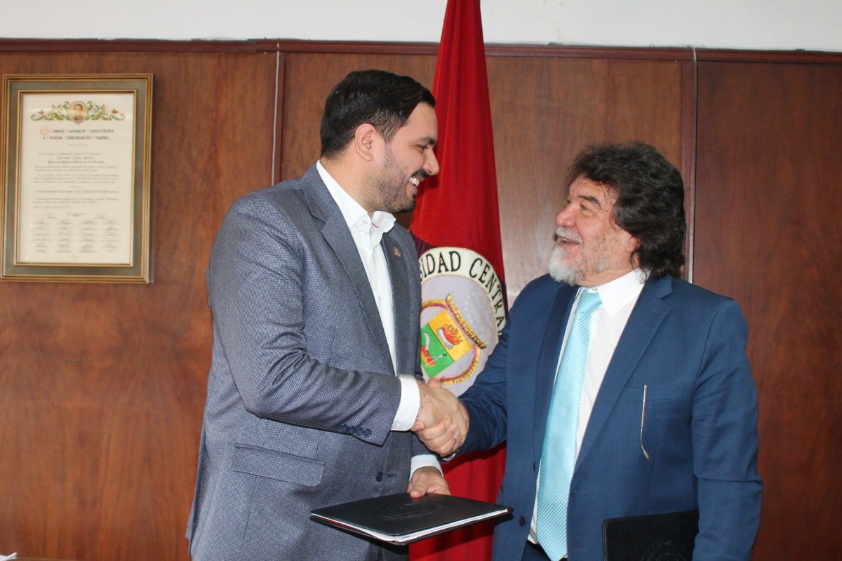 El presidente del #CPCCS <a href="/AndresFantoniB/">ANDRÉS FANTONI</a>  se reunió con el rector de la Universidad <a href="/lacentralec/">Universidad Central del Ecuador</a>, Patricio Espinosa, con quien acordó suscribir dos acuerdos de cooperación, con el fin de abrir oportunidades de prácticas preprofesionales, así como de procesos de formación con aval