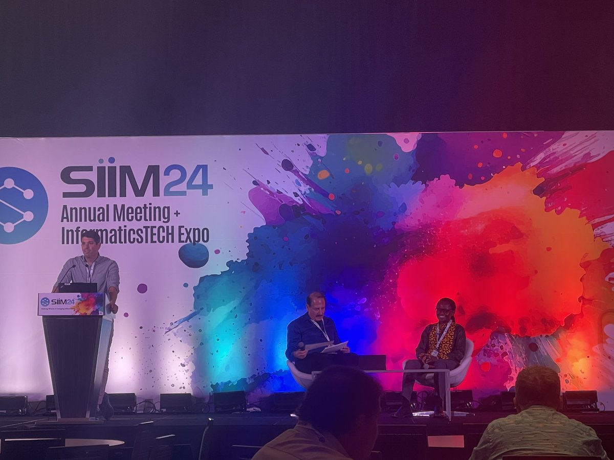 mindyLyang's tweet image. Live debate now in Woodrow Wilson by @EliotSiegel v @judywawira at #SIIM24 with the first fiery question out of the gate: “Should health systems allow unrestricted use of de-identified patient data for commercial and research purposes?” @SIIM_Tweets #LetTheFightBegin