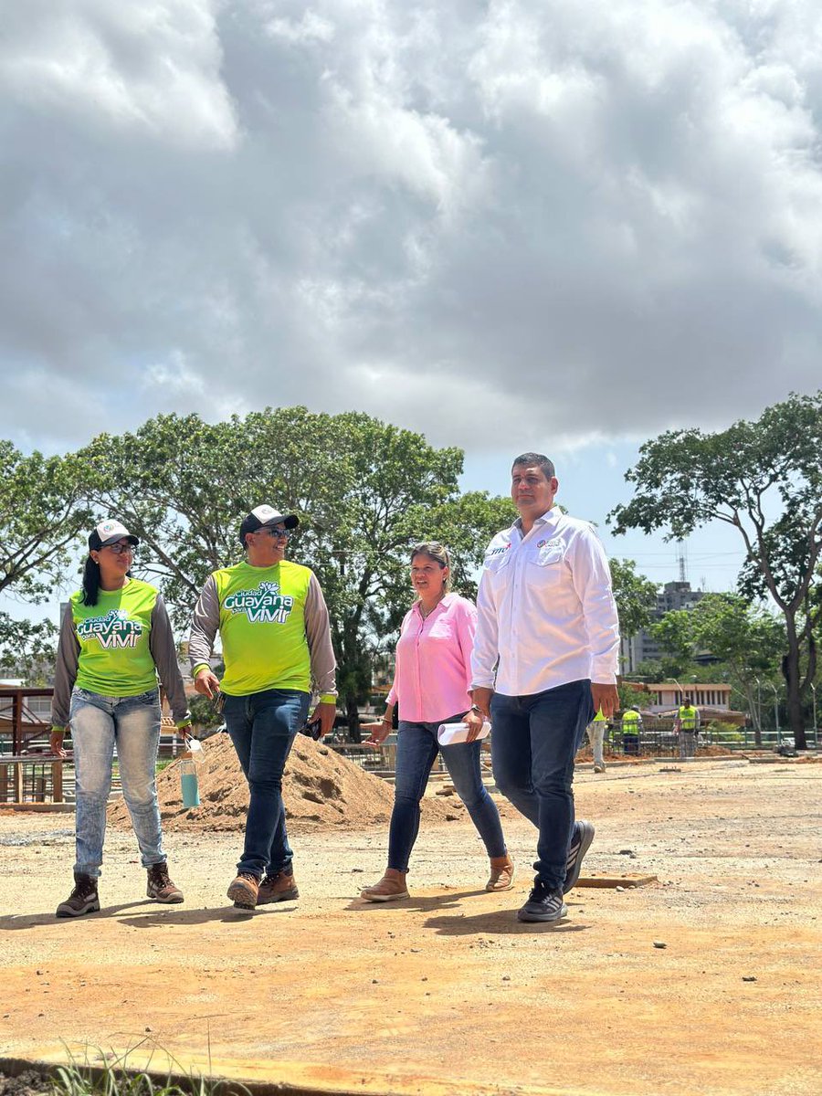 Obras hechas por amor al comandante Chávez y a nuestro pueblo y eso es lo que estamos haciendo aquí en la Plaza del Hierro, un proyecto que ya lleva 60% de avance y que sin duda le devolverá la vida nocturna al corazón de Alta Vista. Y con <a href="/nicolasmaduro/">Nicolás Maduro</a> vamos por esta y por