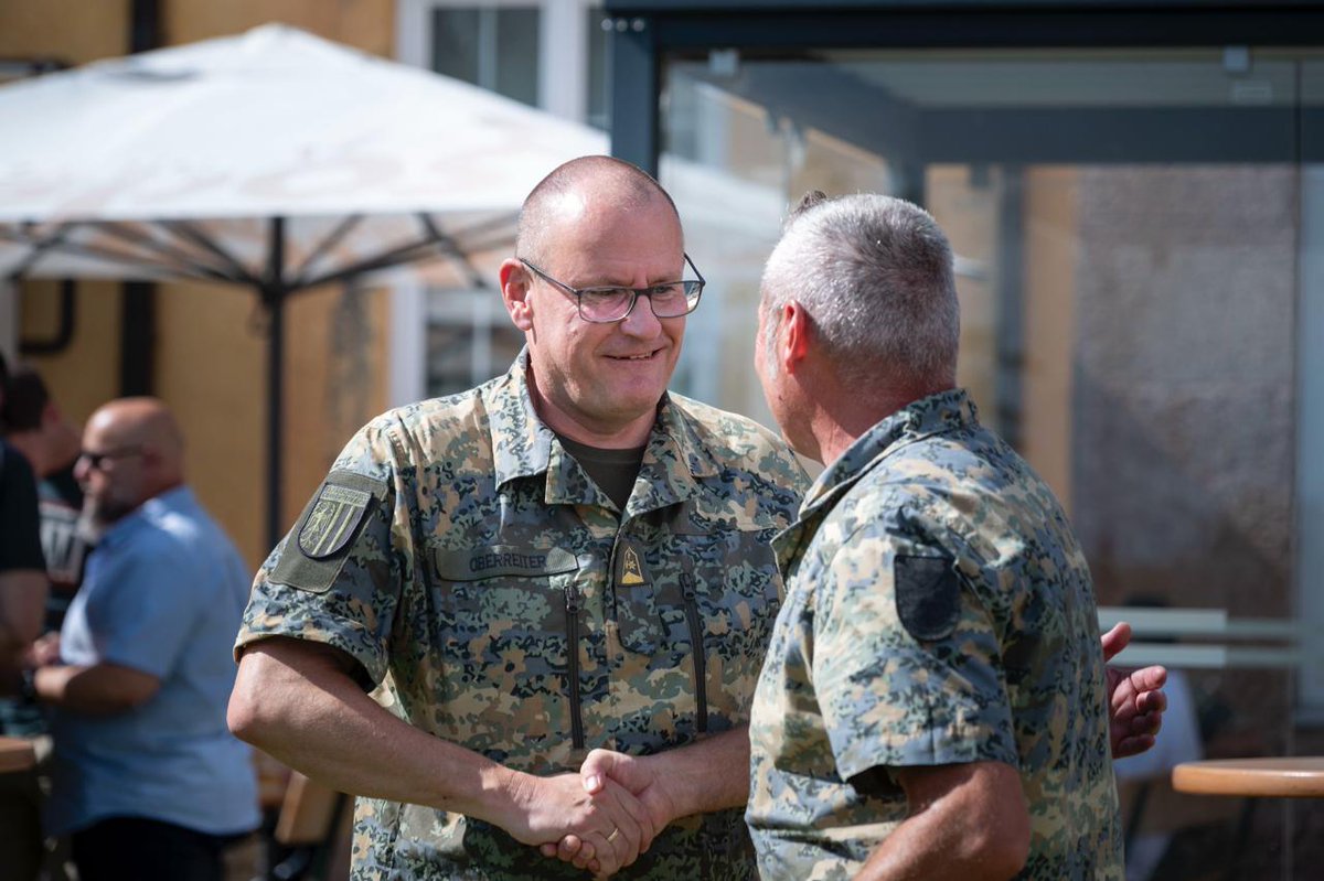 1968Ger's tweet image. Danke für die Coin der OÖ Unteroffiziersgesellschaft überreicht durch Präsident Vizeleutnant Fritz Steiner gestern beim Grillabend am Fliegerhorst Vogler.