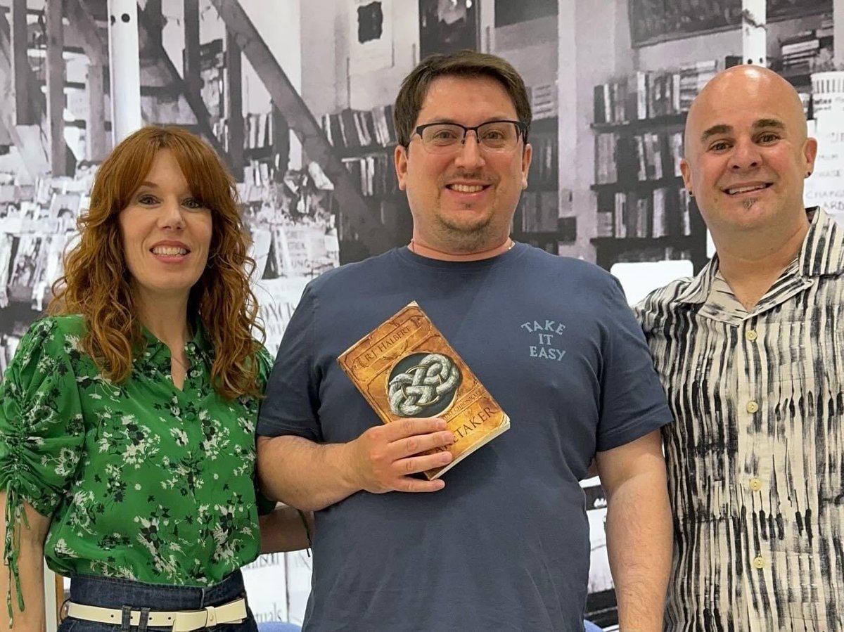 RJ_Halbert's tweet photo. 📍Wauwatosa, WI & Lombard, IL: Snapshots of our latest #RJHalbertOnTheRoad adventures.
Until next time!✌️🏻
.
.
.
.
#goodpasturechronicles #caretaker #newauthors #bookrelease #booksignings #barbarasbookstore #barnesandnoble #wisconsinbound #chicagobound #rjhalbert https://t.co/0X23Wm5fCc