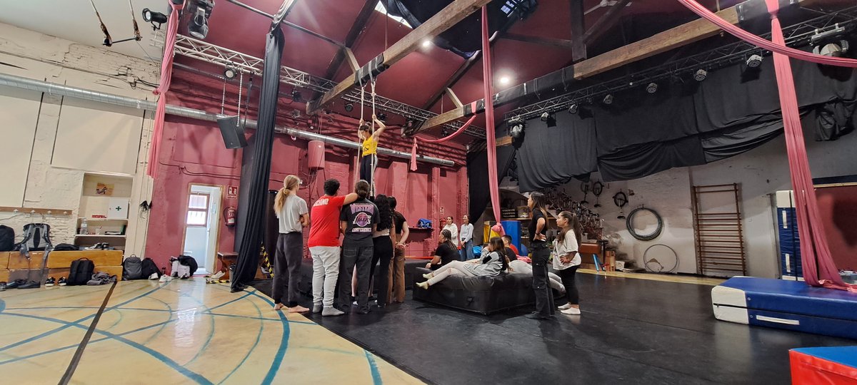 INS Mont Perdut tweet media