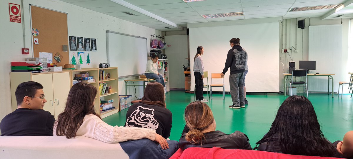 INS Mont Perdut tweet media