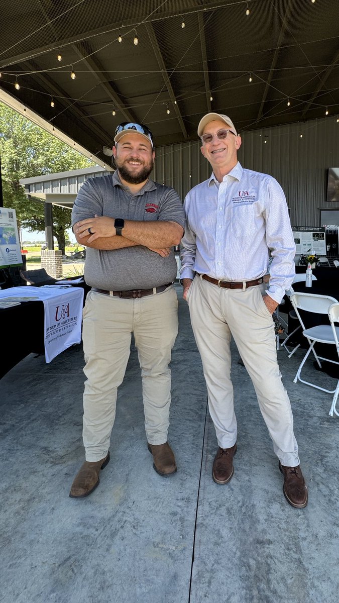 ⁦<a href="/jacksonctyuaex/">Jackson County UAEX</a>⁩ and ⁦<a href="/NEArkRice/">NE Rice Research and Extension Center</a>⁩ director Tim Burcham at the Jonesboro field day. #rice #arkansas