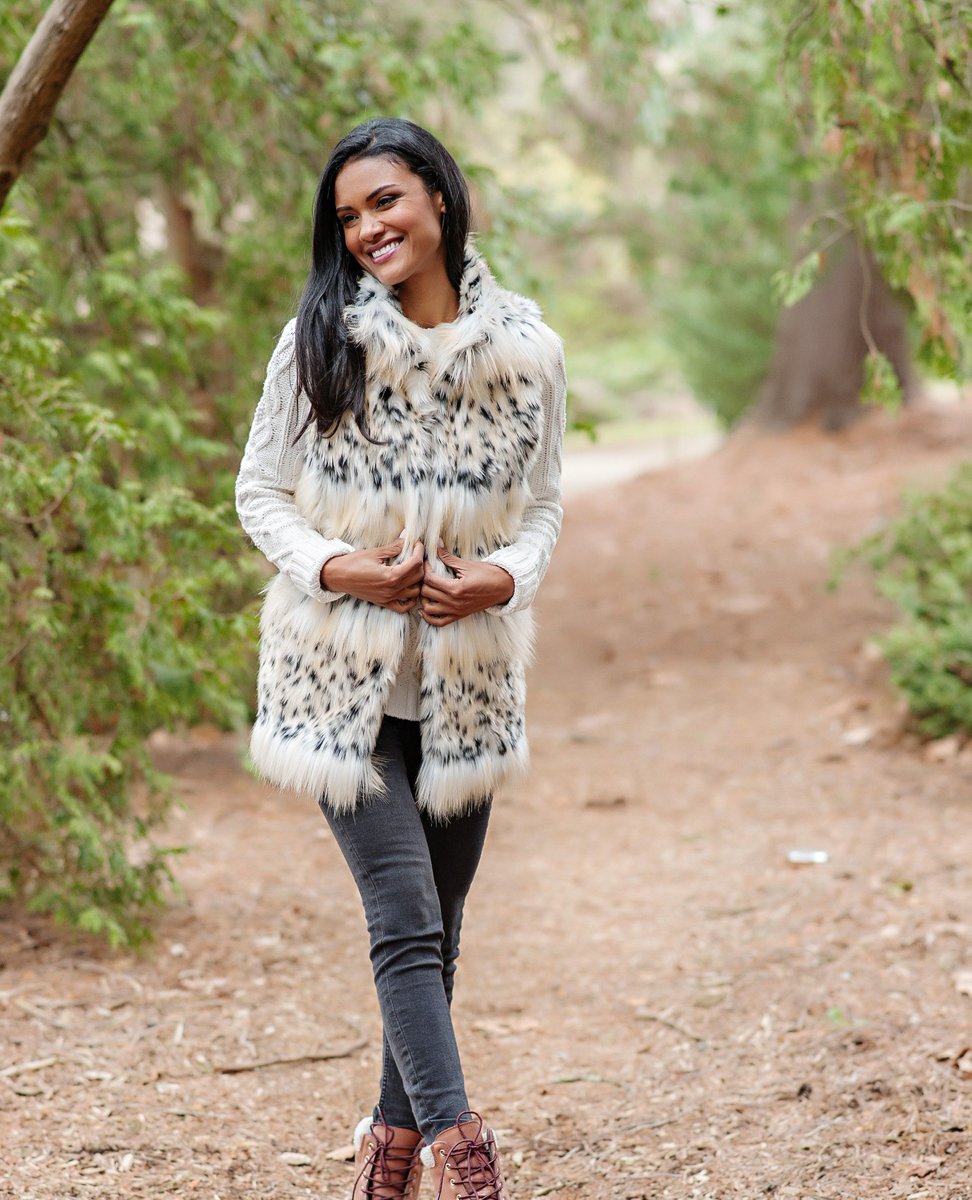 FabulousFurs's tweet photo. Who doesn't love #ThrowbackThursday ?  Sharing some of our favorite styles from years' past.  Comment below on your top picks!

#tbt
#DSFF #DSFabulousFurs #FabulousFurs #FabFurs #FauxFur https://t.co/XAp8IIMy1C