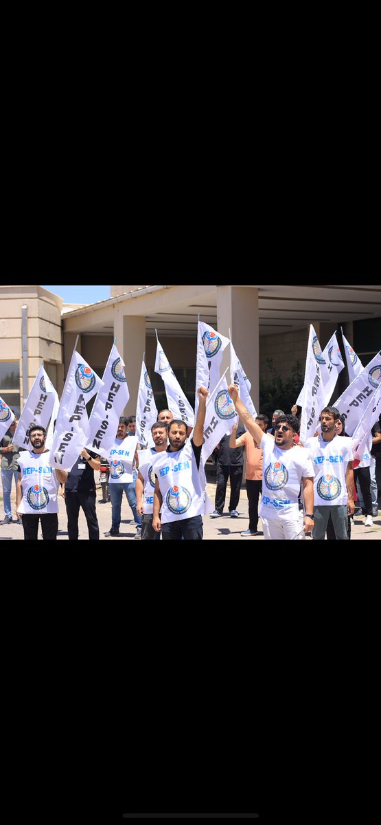 #viranşehirdemobbingvar  #CZEvTUR 
Viranşehir devlet hastanesinde çok saçma olaylar oluyor tehdit ediliyoruz görevlendirme veriyorlar sorumlular görevlerinden alınıyor … <a href="/bybekirbozdag/">Bekir  Bozdağ</a> <a href="/sanliurfaism/">Şanlıurfa İl Sağlık Müdürlüğü</a>