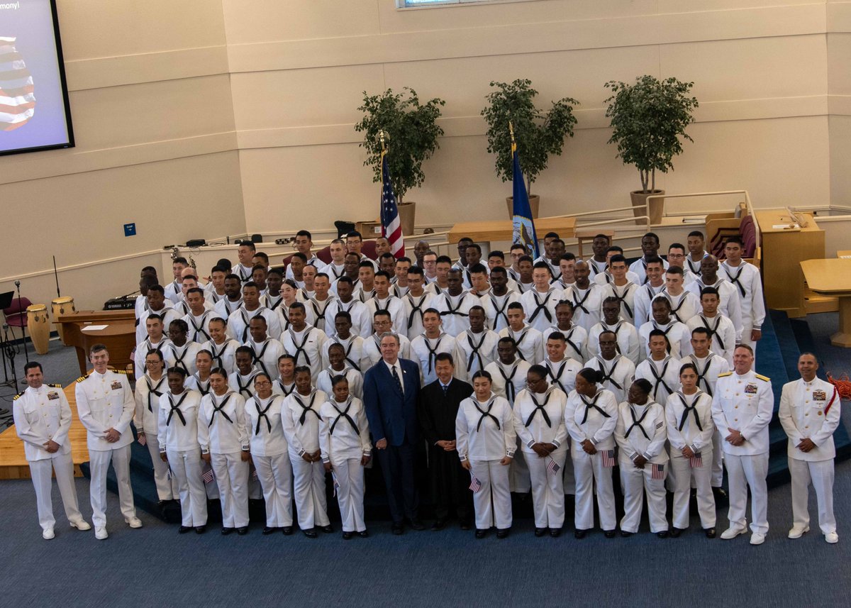 NavyRTC's tweet photo. Congratulations to the Recruits and Sailors who pledged the Naturalization Oath of Allegiance to the United States of America!

#rtc #bootcamp #naturalizationceremony https://t.co/Ls31lbGRuu