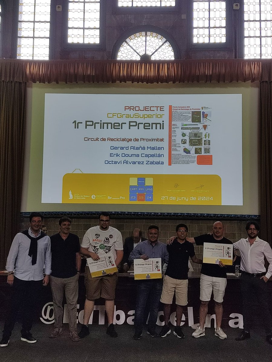 EdTbarcelona's tweet photo. Lliurament dels Premis Rafael Campalans al millor projecte de CFGS: Gerard Alañá Mallen, Erik Douma Capellán, Octavi Álvarez Zabala guanyen el primer premi (150€) per " Circuit de Reciclatge de Proximitat ". Departament: Fabricació mecànica. Professors: Marc Torrents, Roger Segura, Nacho Navarro. #PremisCampalans2024