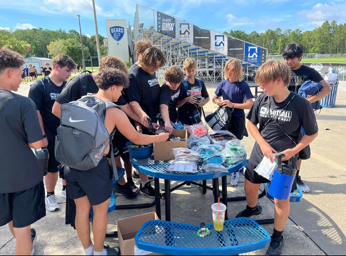 BTHS_Football's tweet photo. Thank you to Bailey’s Health and Fitness for donating protein shake mixes and preworkout packets for the team today! #GoNears #TrailWay #GoodBetterBest https://t.co/fB75VyTn8j