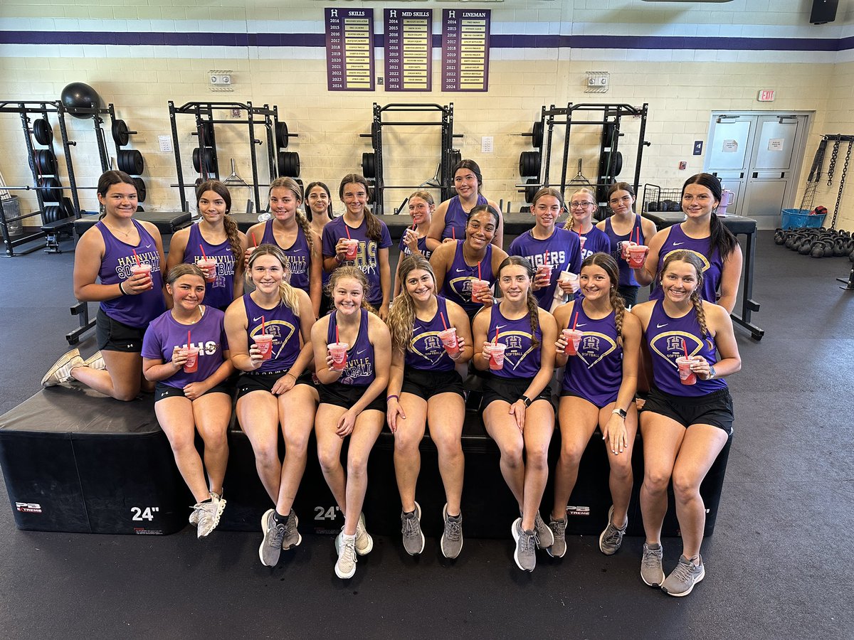 Special S/O to <a href="/coachboyne/">Greg Boyne</a> and <a href="/HHS_Football/">Hahnville Football</a> supporting some post-workout nutrition for our <a href="/HHStigerSBall/">Hahnville High Softball</a> team!! #WeAreHahnville 💪💜💛
