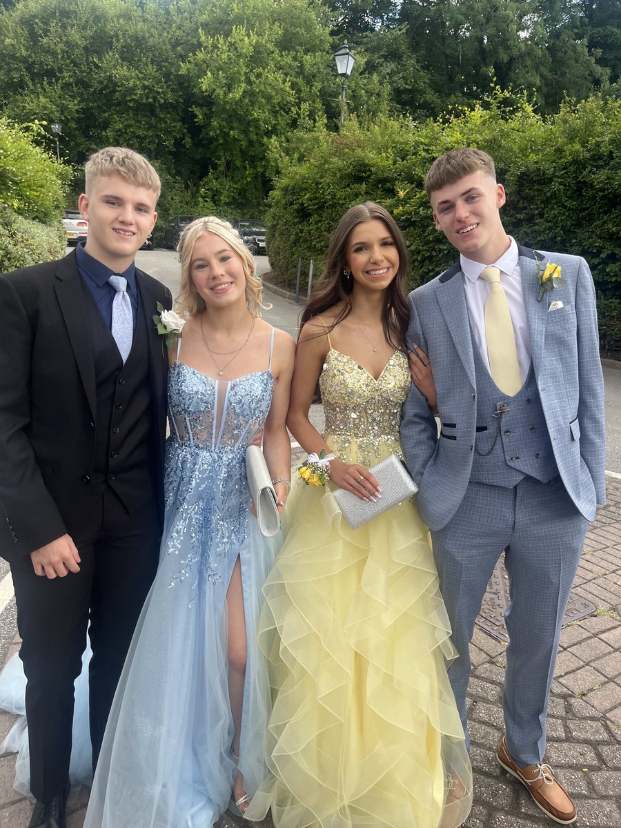 horizon_cc's tweet image. Time to party Year 11! #Classof2024 #promready