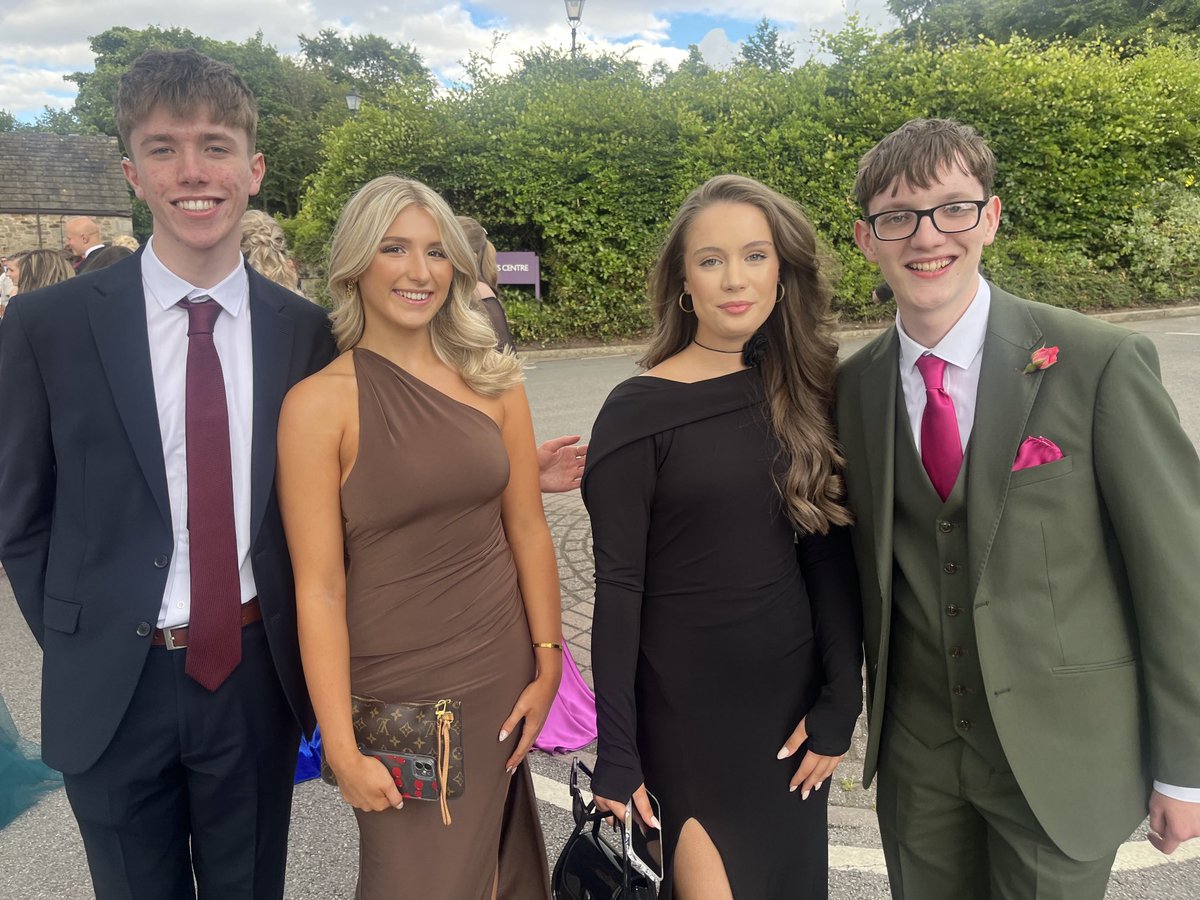 horizon_cc's tweet image. Time to party Year 11! #Classof2024 #promready