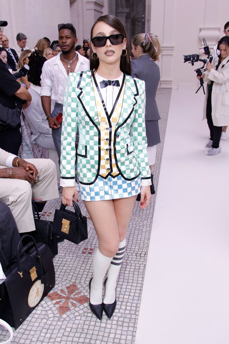 voguemagazine's tweet image. Discover the best-dressed stars from Couture Week vogue.cm/osX4e9K