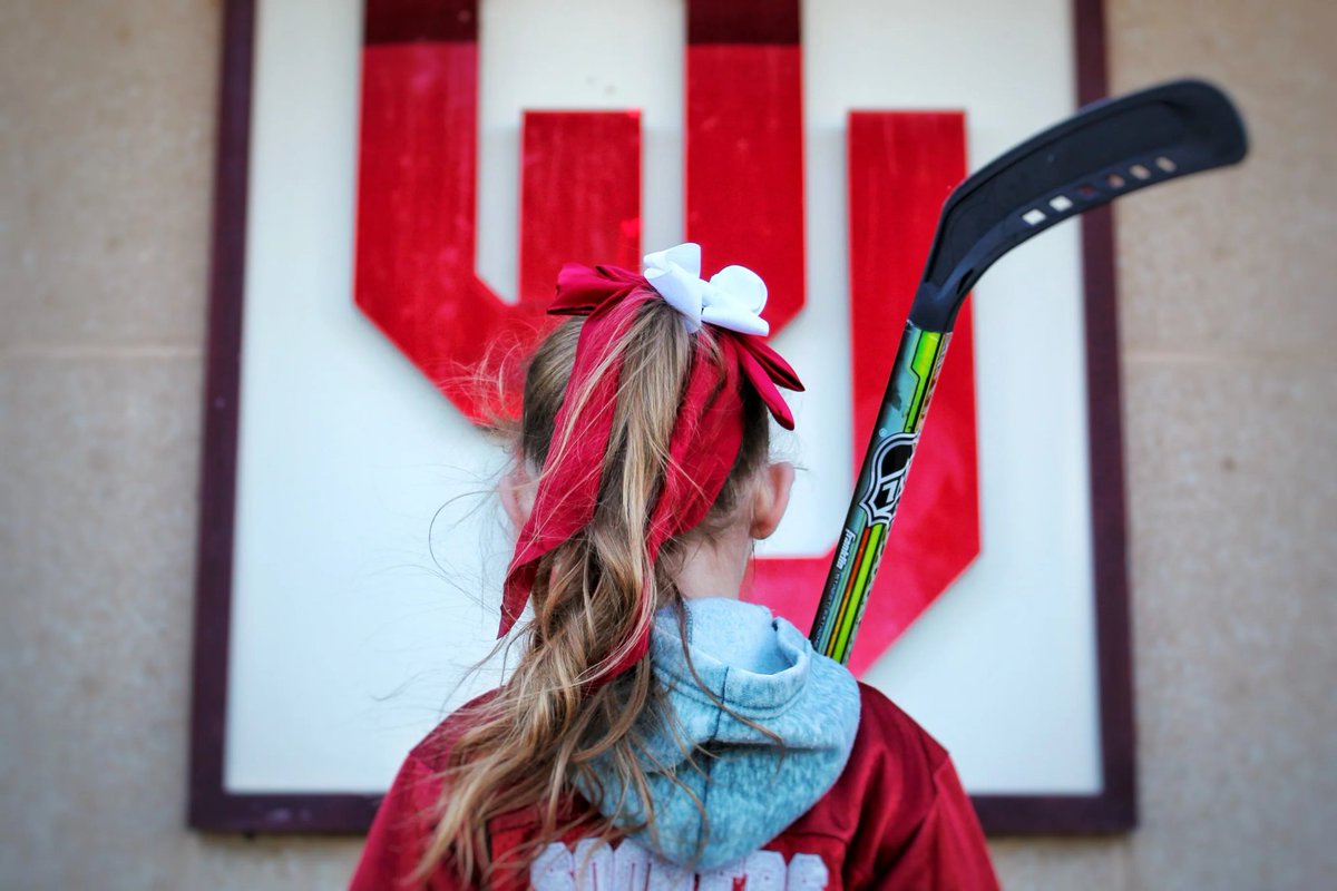 OUWomenshockey's tweet photo. A new team is rising! Now you can donate directly to our team through the OU Foundation!
https://t.co/YdugsvXQ45

#Boomer #OUWomenshockey #breakthrOUghtheice #BlazingOUrpath https://t.co/C5W5kAVVqm