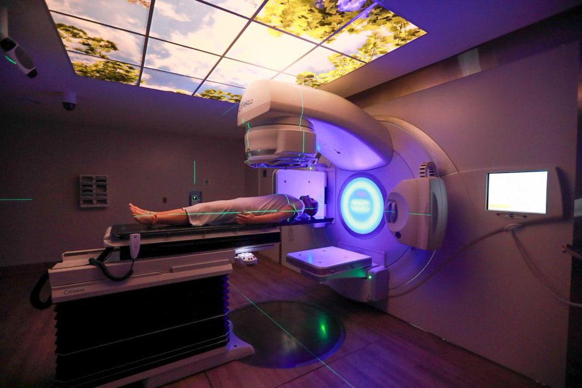 NitoCortizo's tweet image. El Hospital de Cancerología "Dr. Adán Ríos" está equipado con tecnología avanzada. Su nombre honra a un panameño de origen humilde, reconocido por su destacada labor como investigador médico y sus importantes contribuciones en la lucha contra el cáncer a nivel internacional.