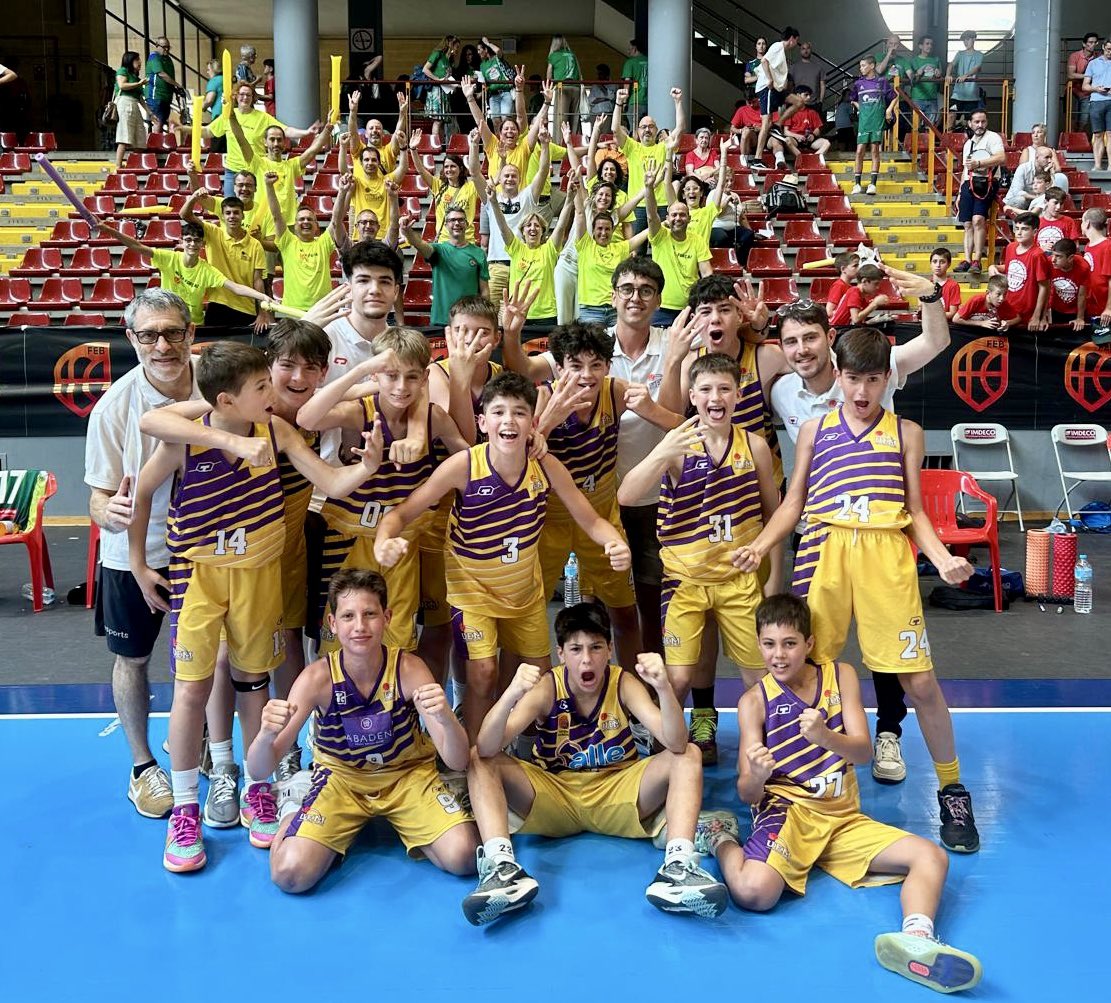 uemataro's tweet photo. 🚨 A LES 𝗦𝗘𝗠𝗜𝗙𝗜𝗡𝗔𝗟𝗦 DEL 𝗖𝗔𝗠𝗣𝗜𝗢𝗡𝗔𝗧 𝗗'𝗘𝗦𝗣𝗔𝗡𝗬𝗔 𝗠𝗜𝗡𝗜...

✅ Mini A 79 - 68 Uros de Rivas

🙈 No estem somiant, nooo!
🟡 Estem entre els millors 4 equips d’Espanya!

Ara toca descansar que això és MOLT gros. SOU MOLT GRANS!
😳 Demà lluitarem per les medalles…
#somgrocs💛💜