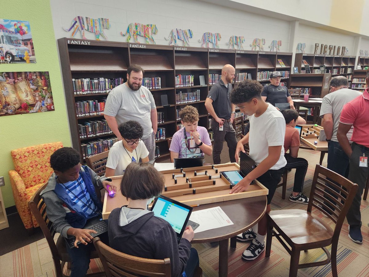 Denise Ayres tweet media