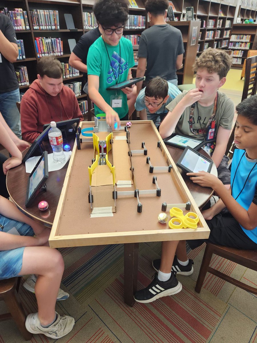 Denise Ayres tweet media