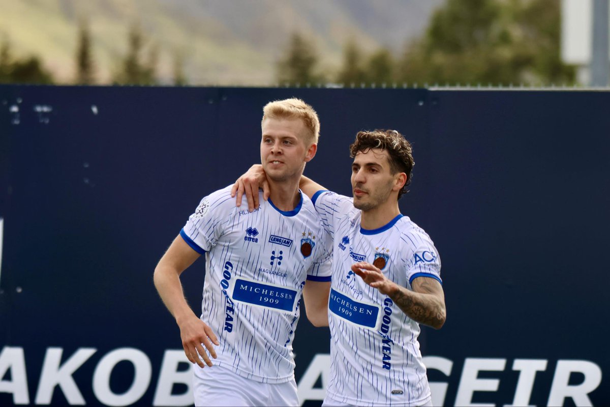 Við erum komnir 0-1 yfir gegn Vestra á Ísafirði í frábæru veðri. Eftir mistök í vörn Vestra og með góðu spili Tiago og Fred var það Magnús Ingi sem skoraði markið. 
📸 @kidditr

'16 0-1 || #FRAM || #VESFRA